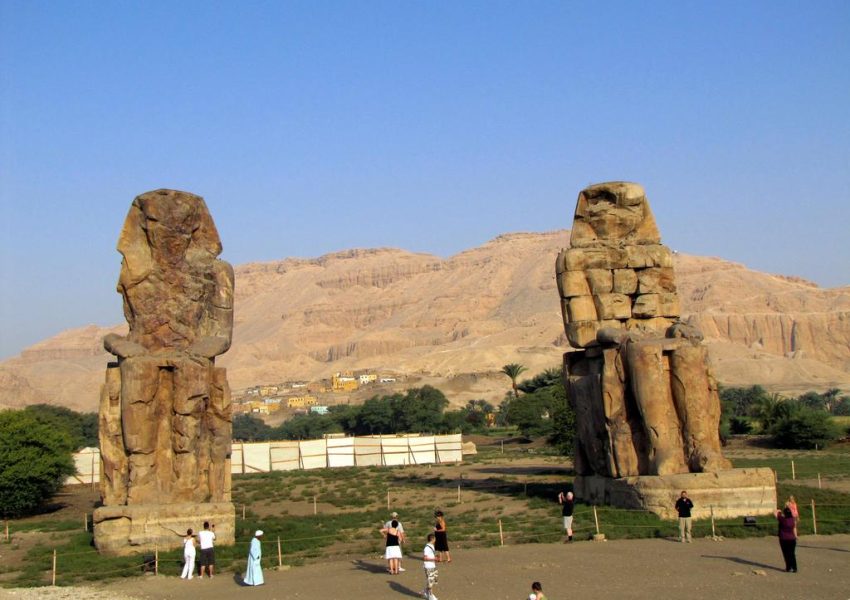 colossi-of-memnon