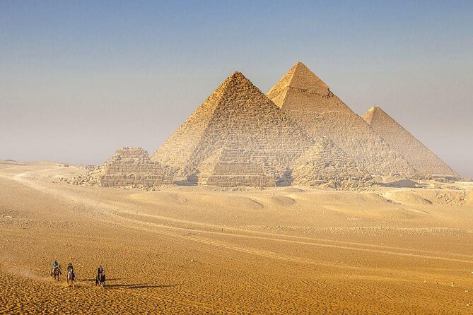 Trip to Egypt: Pyramids and Nile by Train for 8 Days